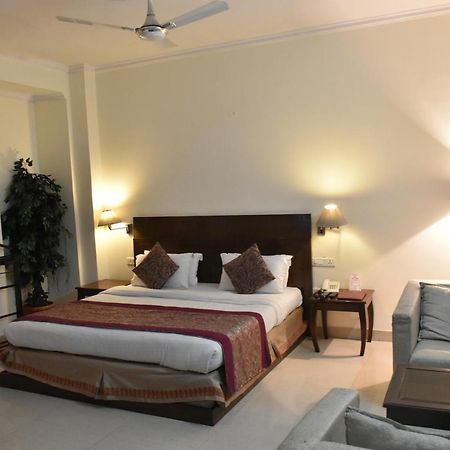 Hotel Lohias Delhi Airport New Delhi Bagian luar foto
