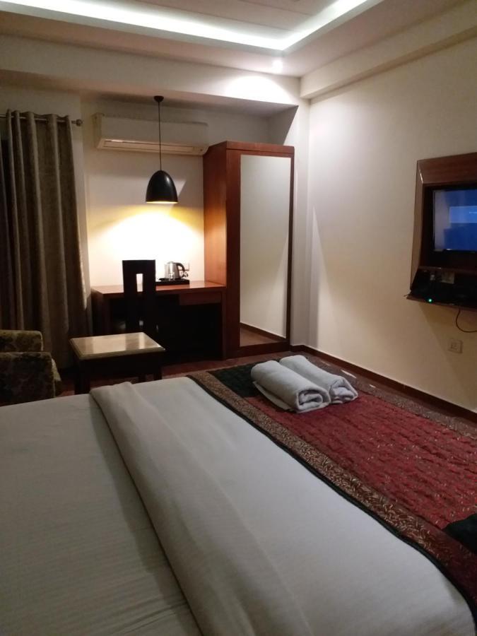 Hotel Lohias Delhi Airport New Delhi Bagian luar foto