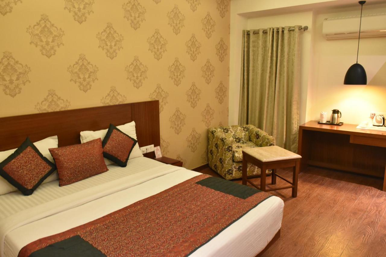 Hotel Lohias Delhi Airport New Delhi Bagian luar foto