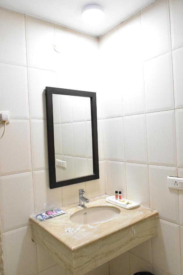 Hotel Lohias Delhi Airport New Delhi Bagian luar foto