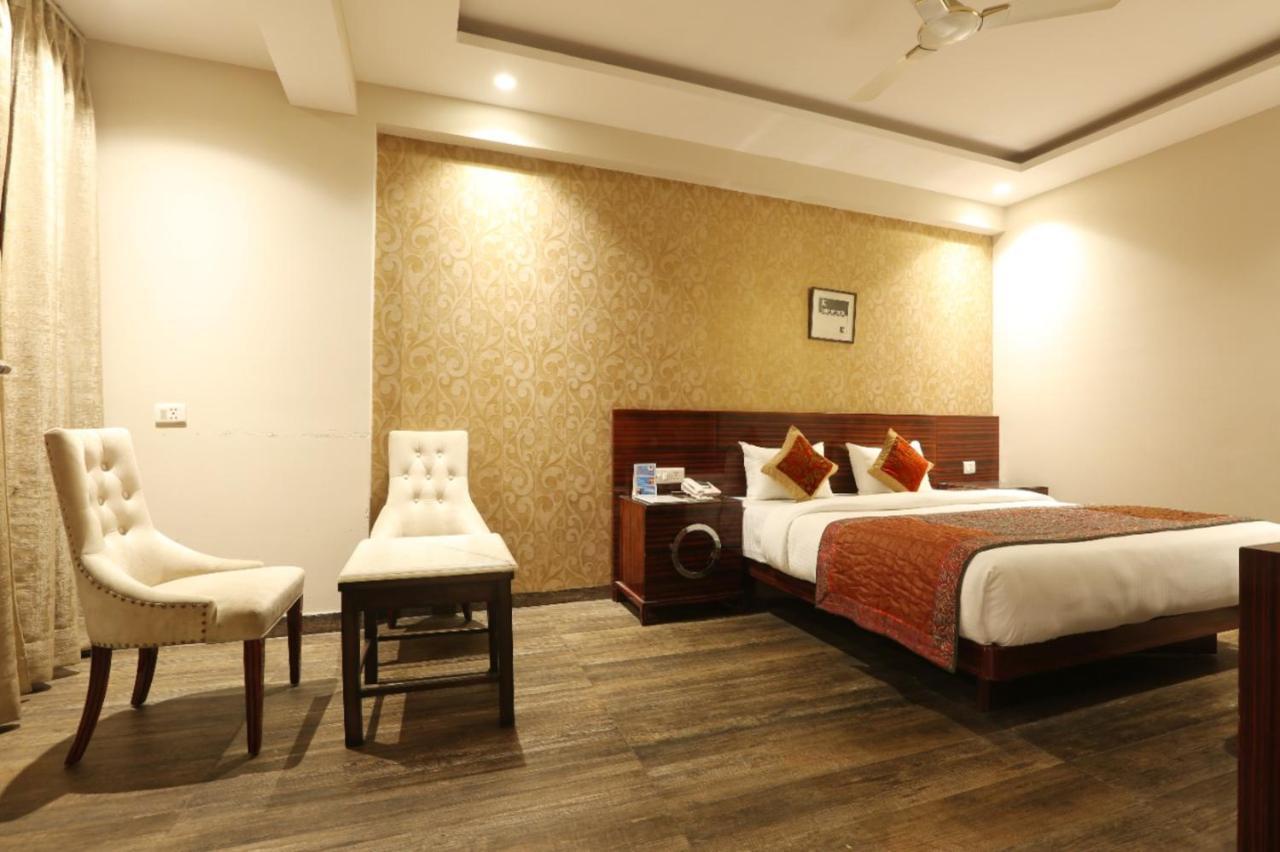 Hotel Lohias Delhi Airport New Delhi Bagian luar foto