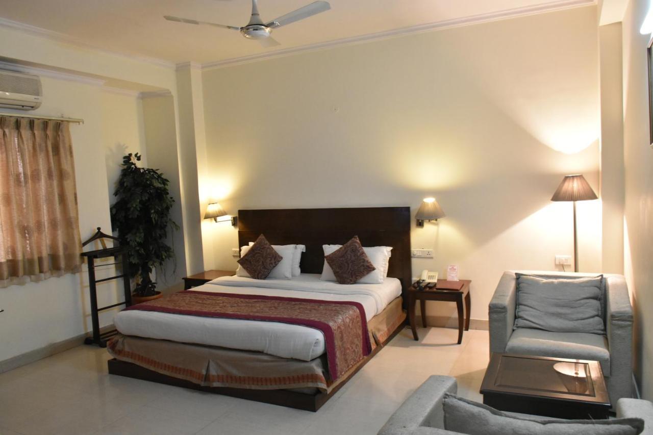 Hotel Lohias Delhi Airport New Delhi Bagian luar foto