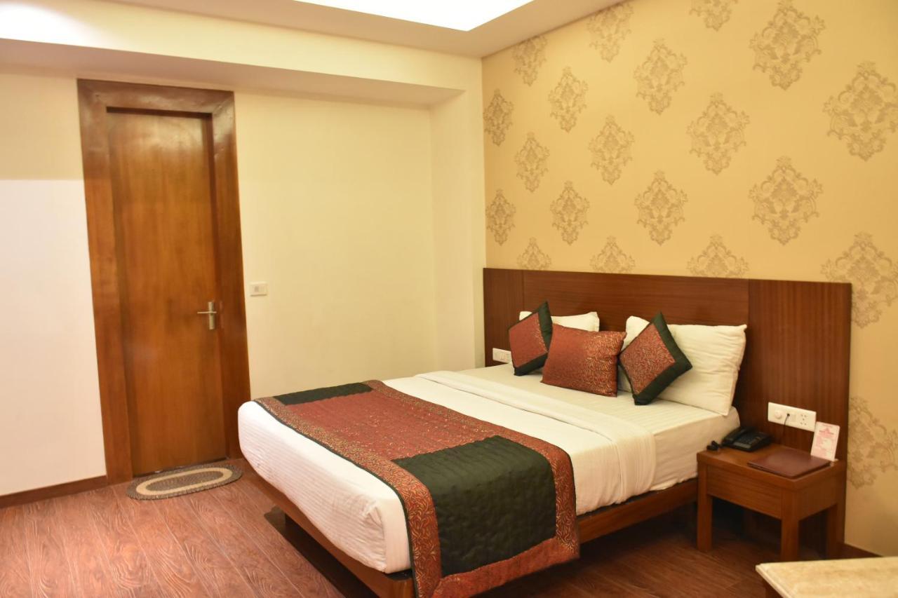 Hotel Lohias Delhi Airport New Delhi Bagian luar foto