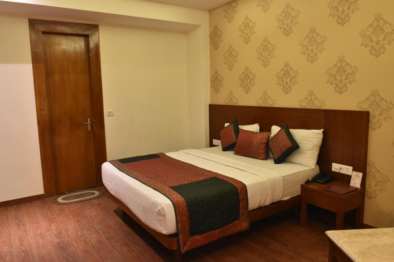 Hotel Lohias Delhi Airport New Delhi Bagian luar foto