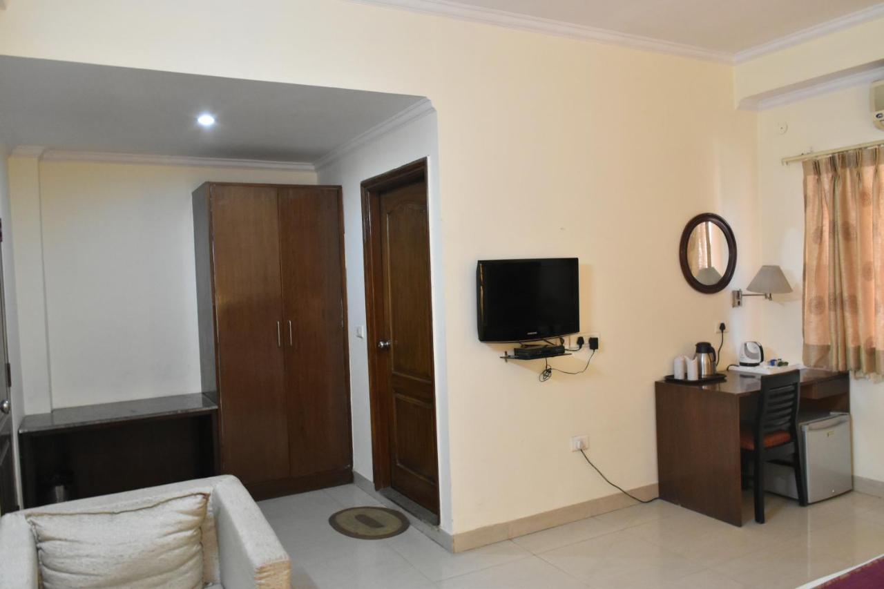 Hotel Lohias Delhi Airport New Delhi Bagian luar foto