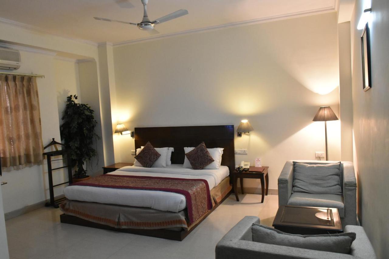 Hotel Lohias Delhi Airport New Delhi Bagian luar foto