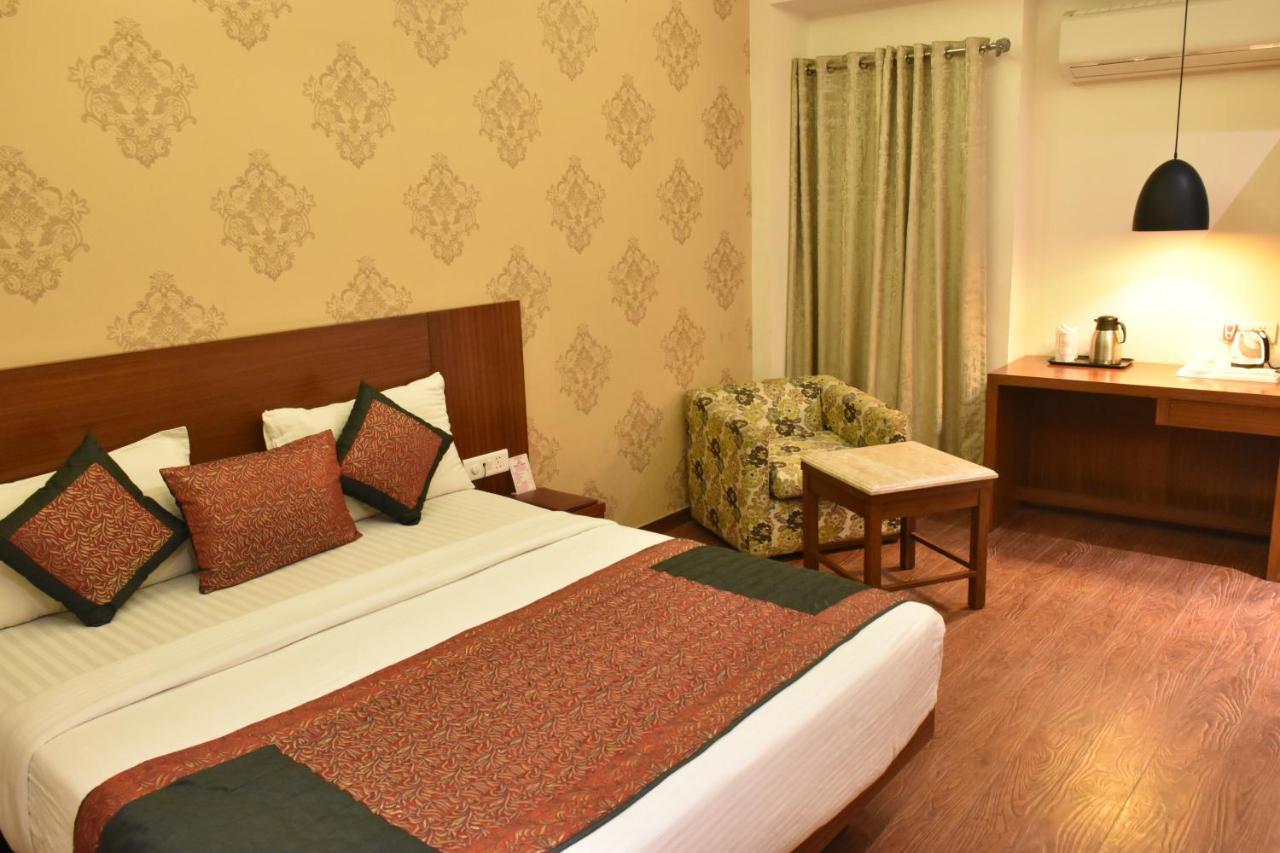 Hotel Lohias Delhi Airport New Delhi Bagian luar foto