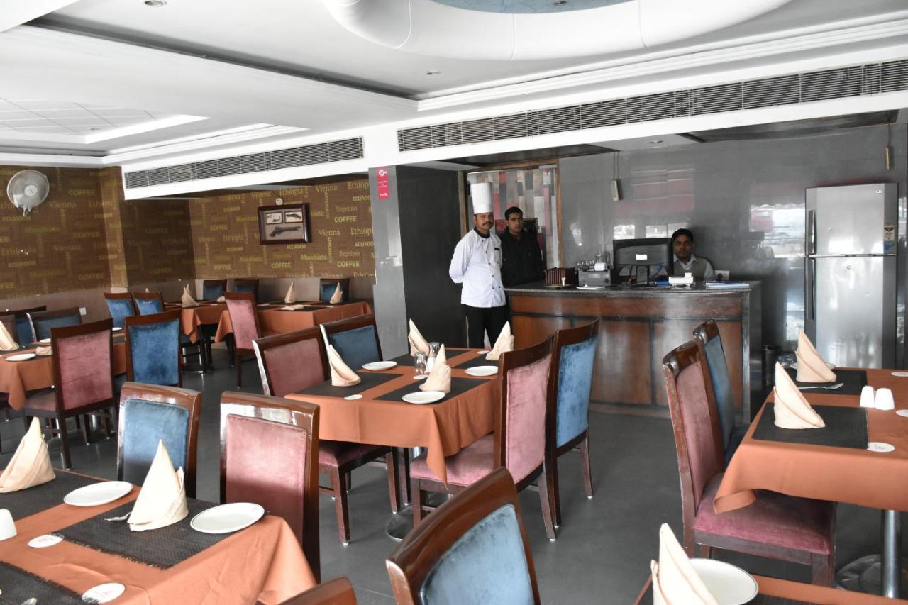 Hotel Lohias Delhi Airport New Delhi Bagian luar foto