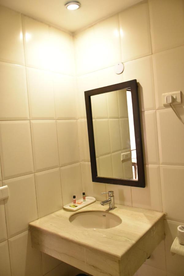 Hotel Lohias Delhi Airport New Delhi Bagian luar foto