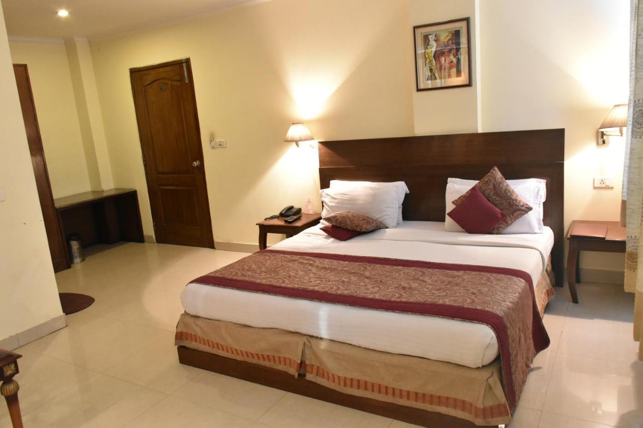 Hotel Lohias Delhi Airport New Delhi Bagian luar foto