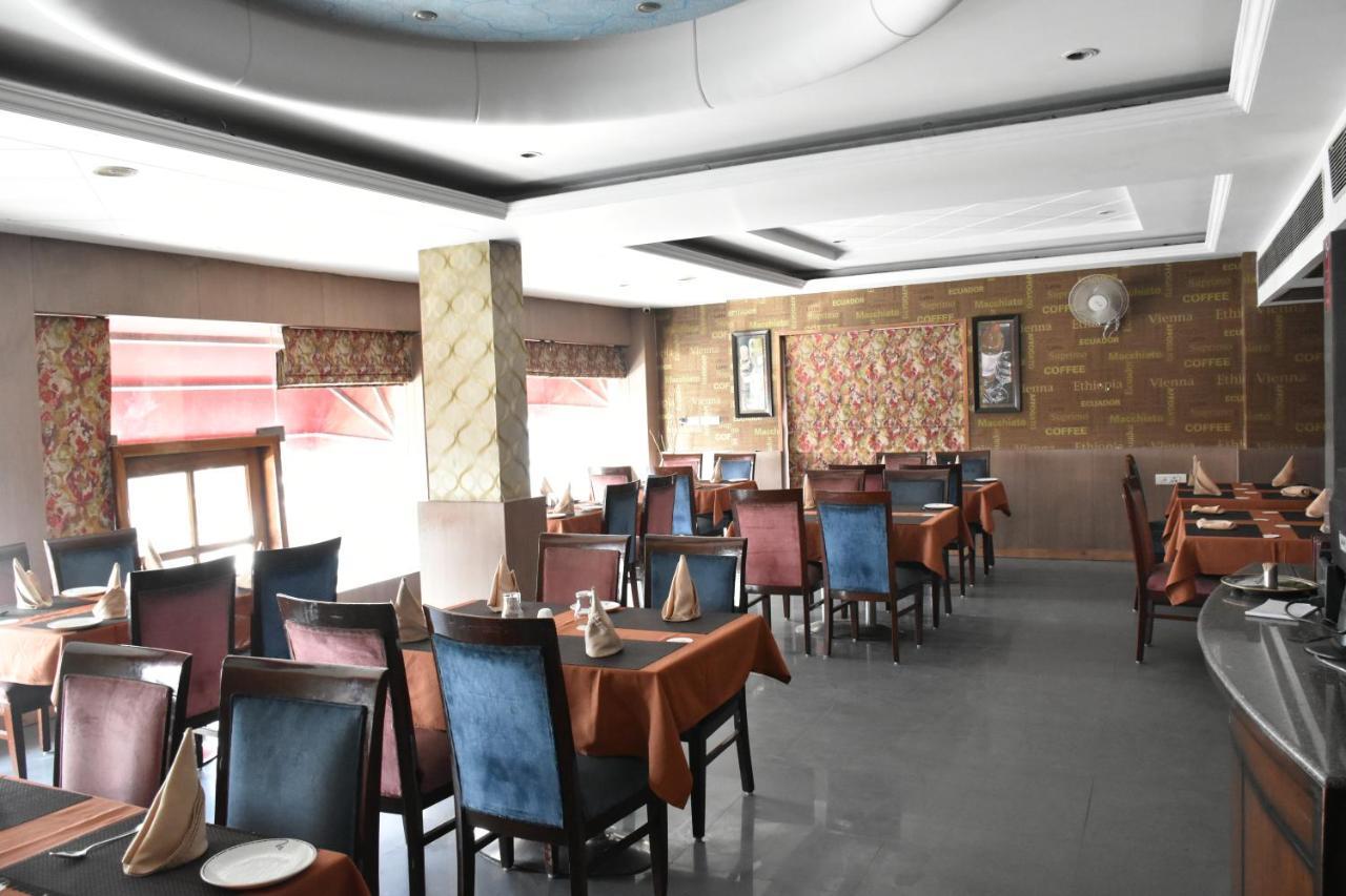 Hotel Lohias Delhi Airport New Delhi Bagian luar foto
