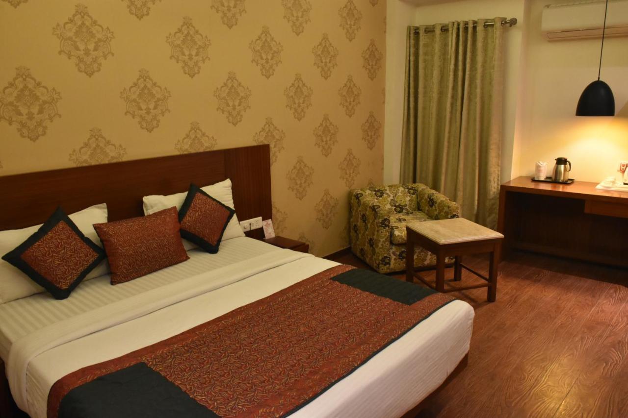 Hotel Lohias Delhi Airport New Delhi Bagian luar foto