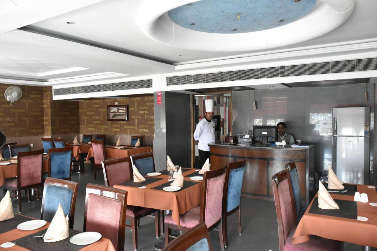 Hotel Lohias Delhi Airport New Delhi Bagian luar foto