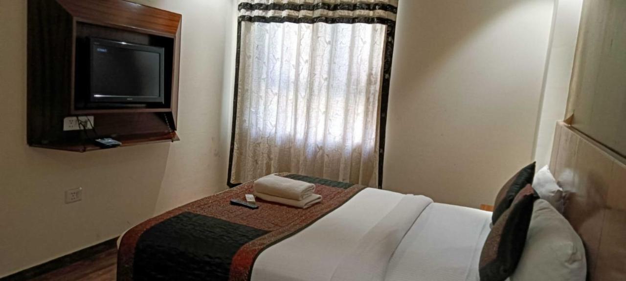 Hotel Lohias Delhi Airport New Delhi Bagian luar foto