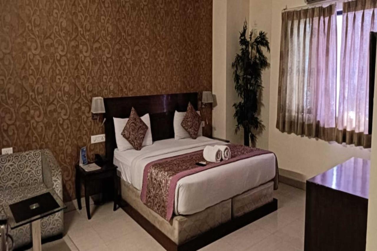 Hotel Lohias Delhi Airport New Delhi Bagian luar foto