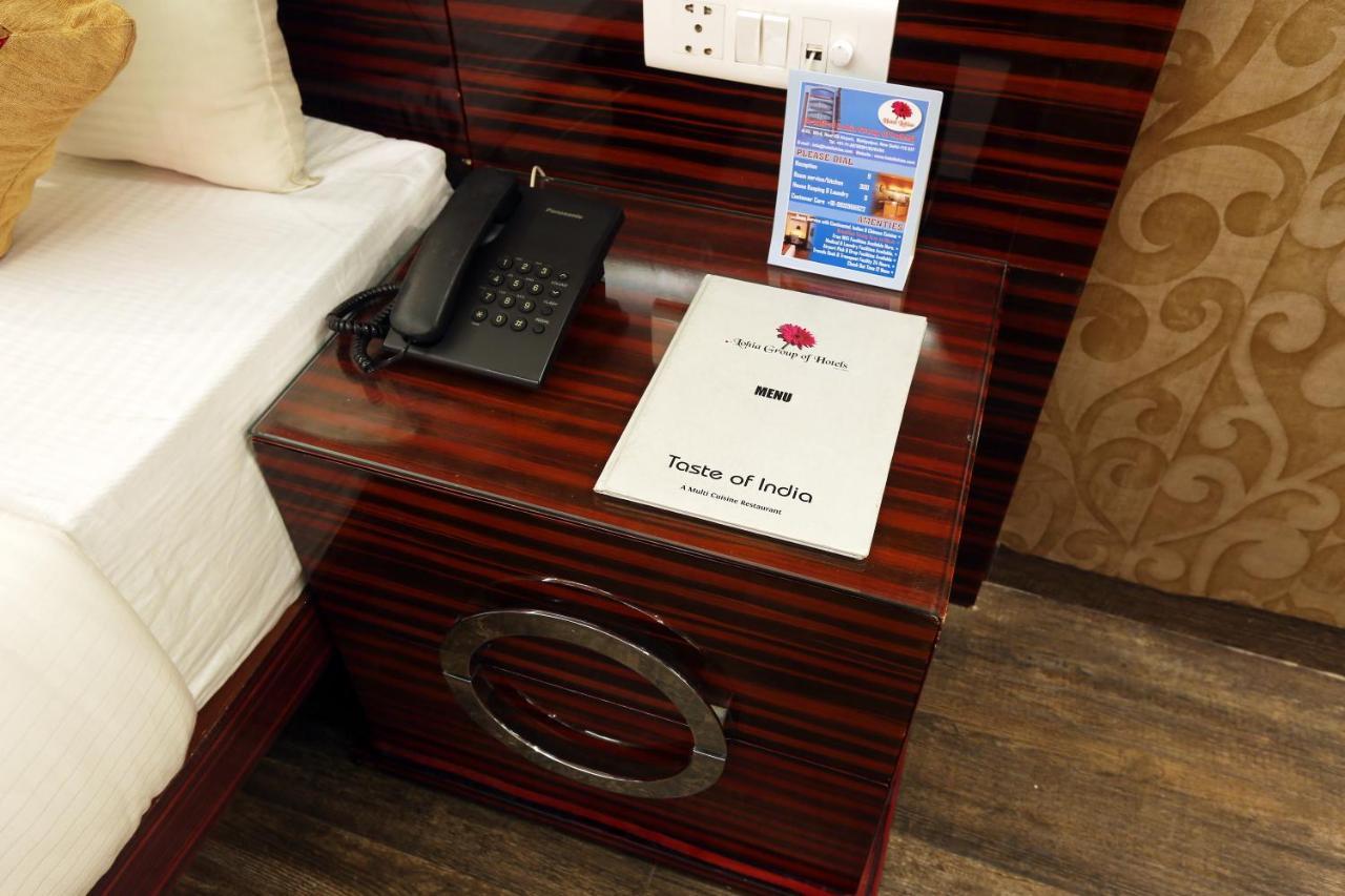 Hotel Lohias Delhi Airport New Delhi Bagian luar foto
